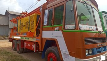 second hand borwell machine rig with atlas copco compressor